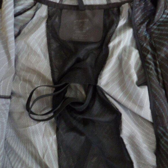 Brooks Mens Canopy Lightweight Performance Running Jacket Size Medium Black Blue - Picture 7 of 9